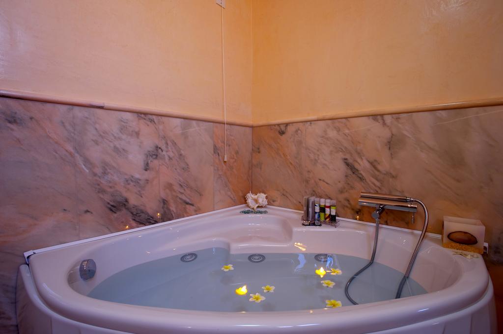 מלון Casa Moazzo And 4*